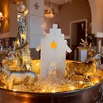 Πανσιόν Zum Weissen Haus 3*