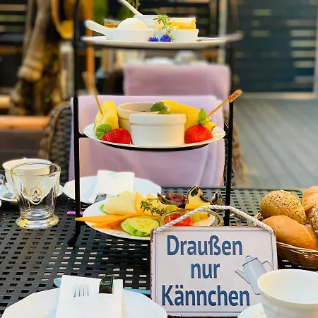 Guest house Zum Weissen Haus Schwerin (Mecklenburg-Vorpommern)
