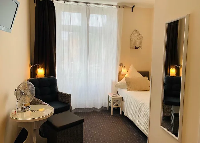 בית הארחה Zum Weissen Haus שוורין